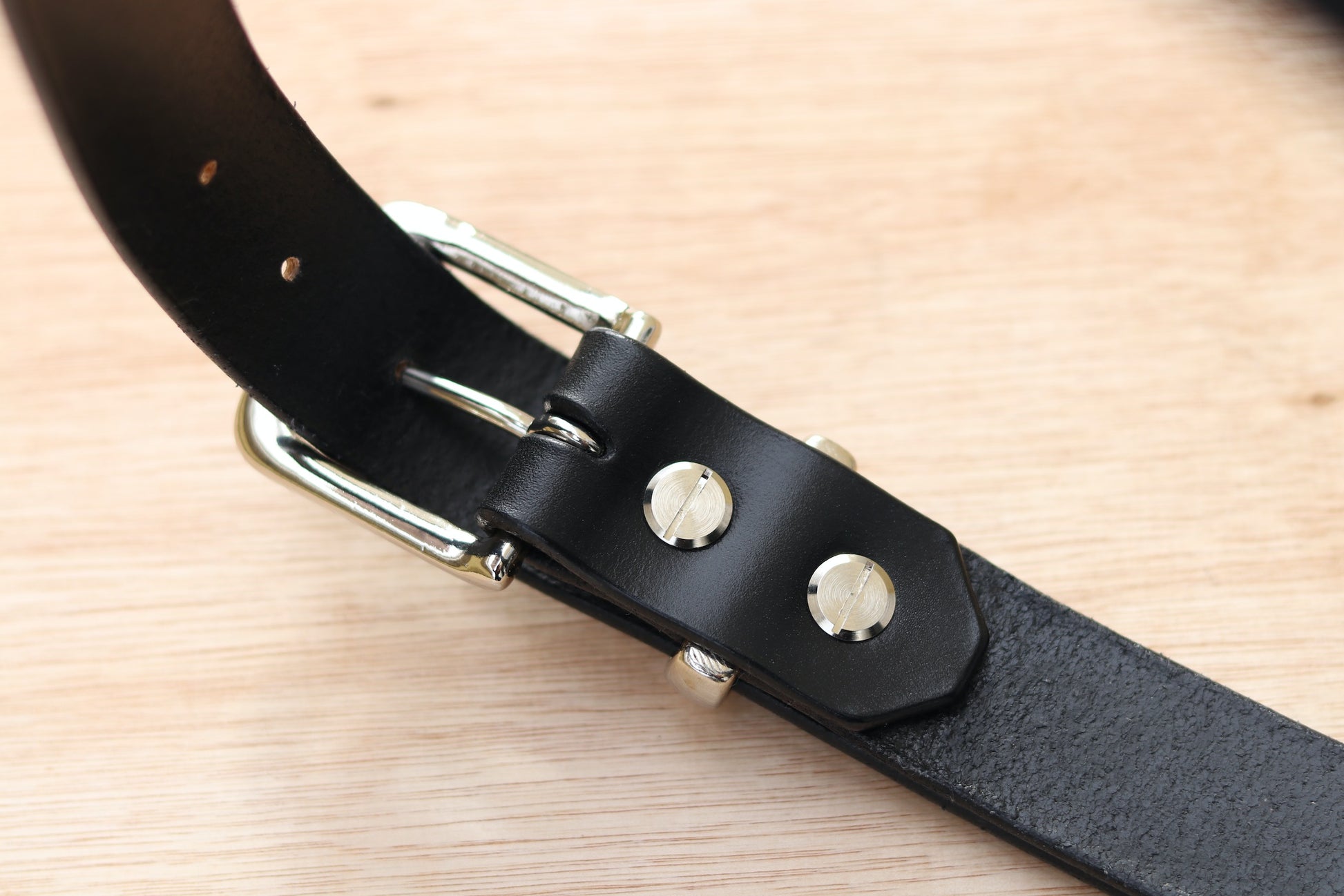 Mens 32mm Handmade Full Grain English Bridle Black Leather Belt Hardware